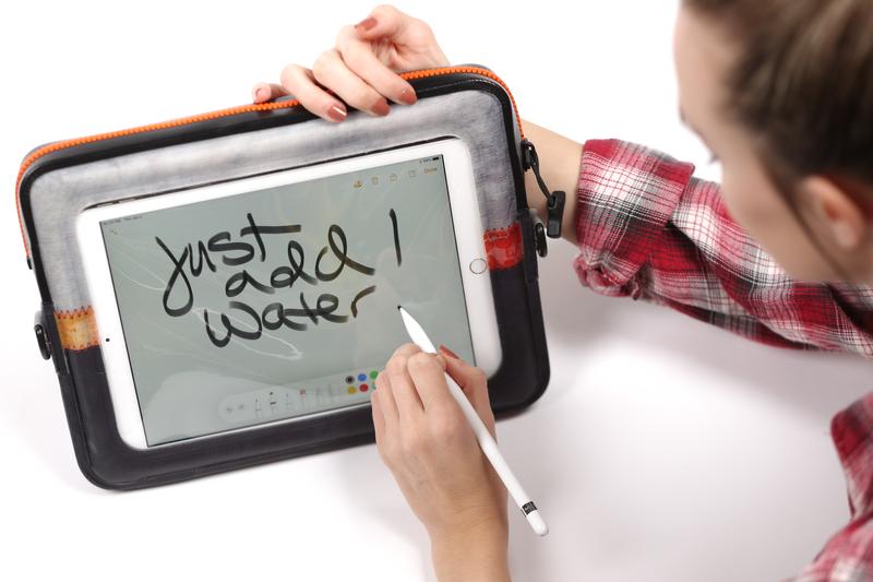 ugo® Seafoam Geo Collection TABLET XL