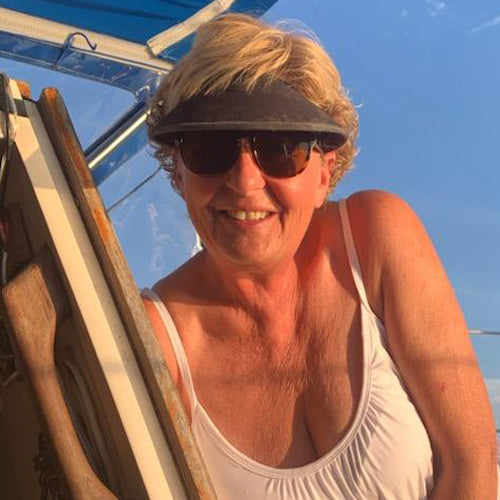 Kimberly Ward: Boat show coordinator and family cruiser, with experience sailing the US, Bahamas, and Caribbean.